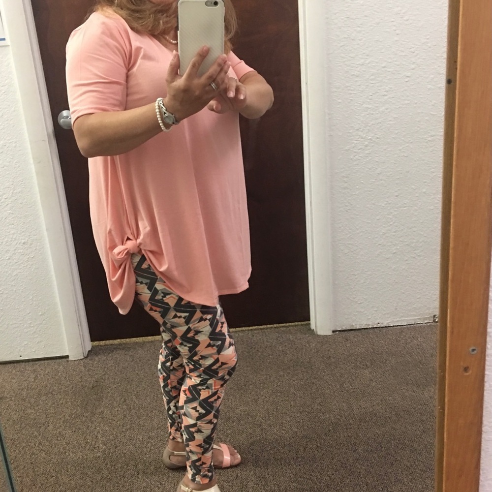NWT LuLaRoe Perfect T Top - Picture 8 of 8